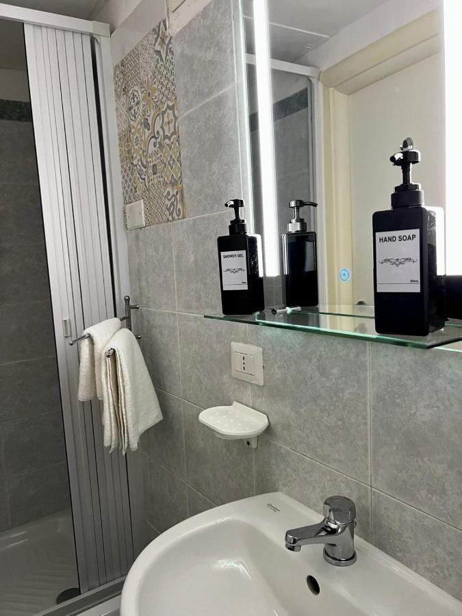 Santa Chiara Apartment *